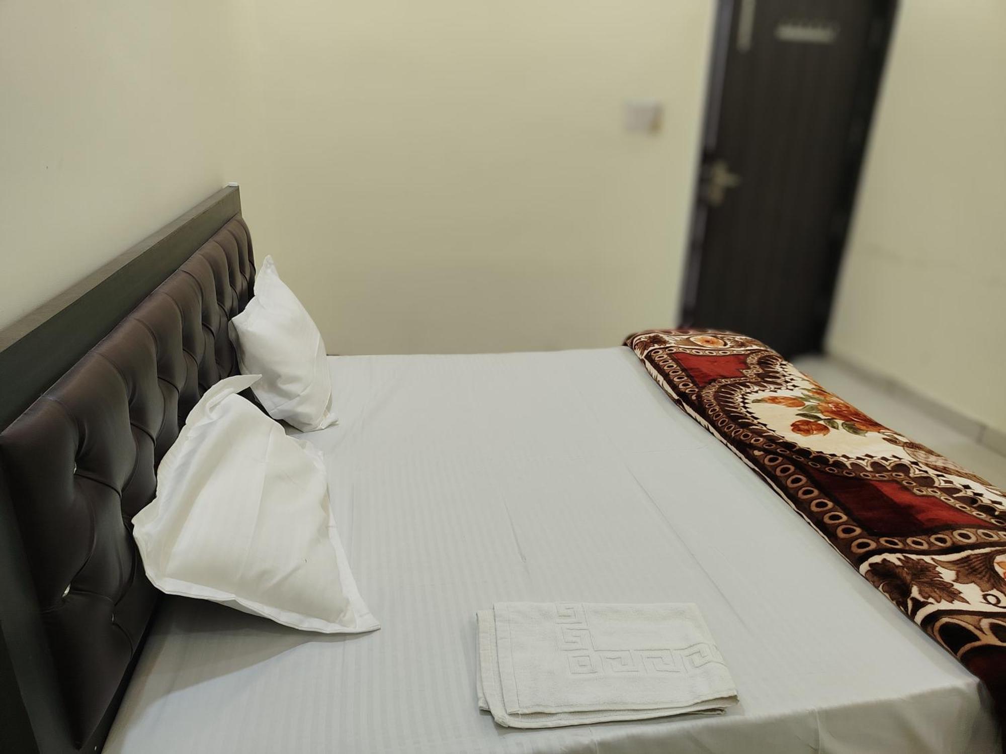 Hotel Dev International Khalilabad Kültér fotó