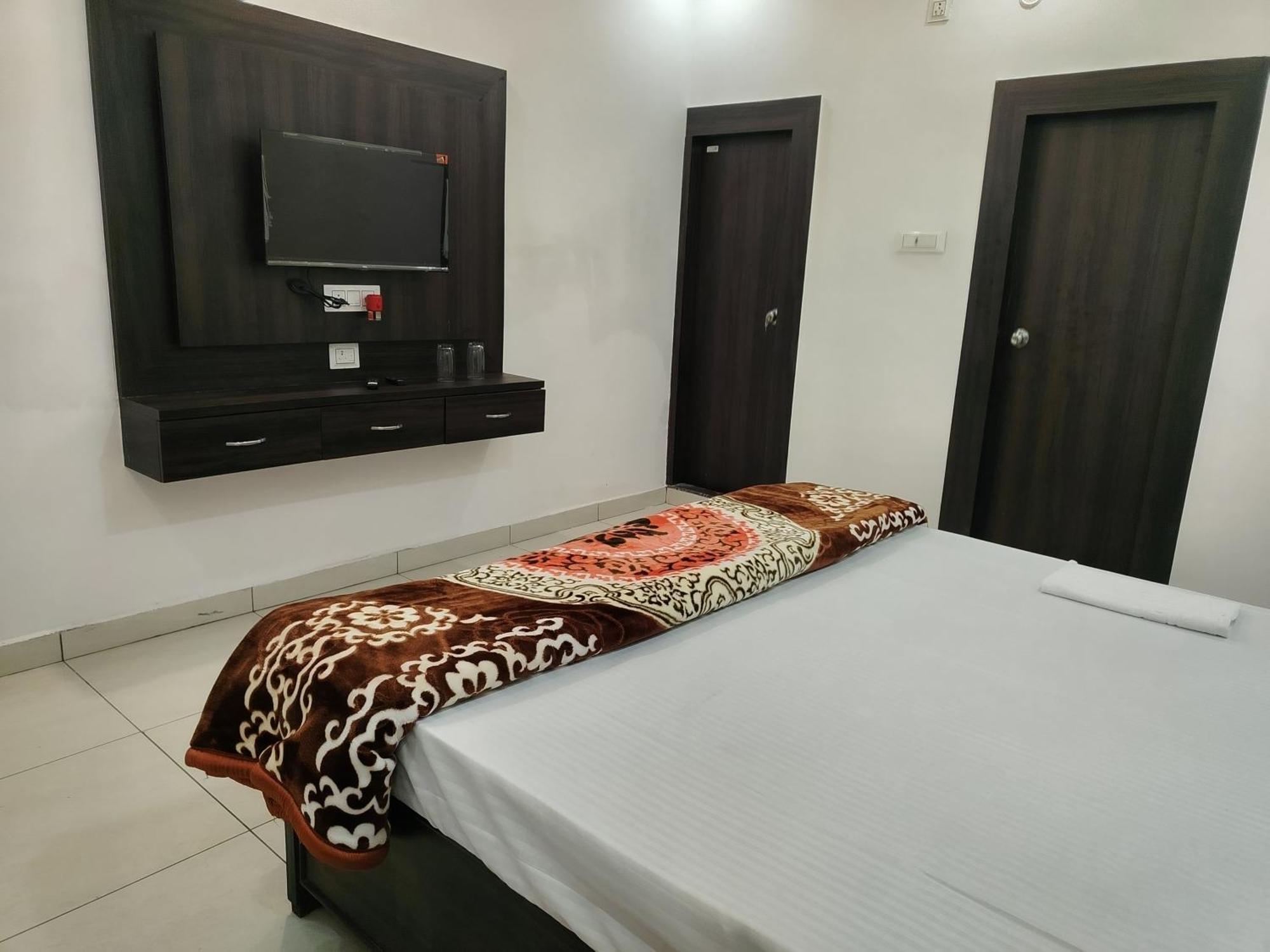 Hotel Dev International Khalilabad Kültér fotó