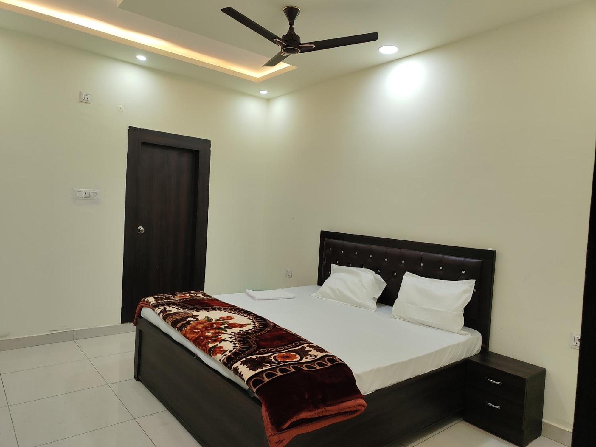 Hotel Dev International Khalilabad Kültér fotó