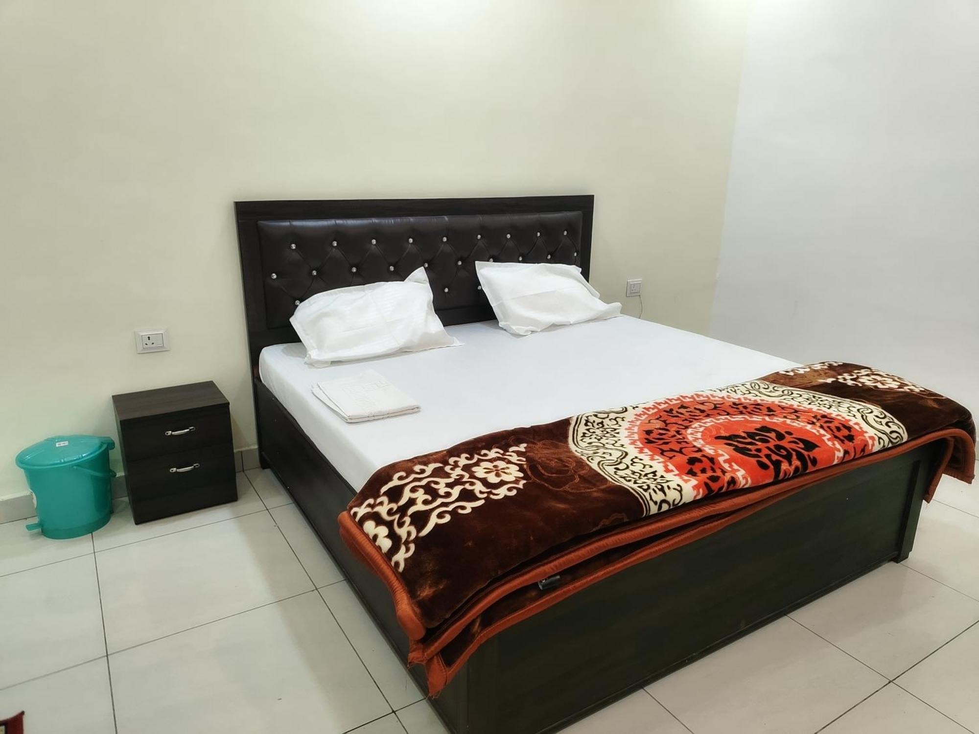 Hotel Dev International Khalilabad Kültér fotó